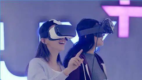 全球VR/AR應用持續深化，聯創電子、三安光電上漲，VRETF漲近2%