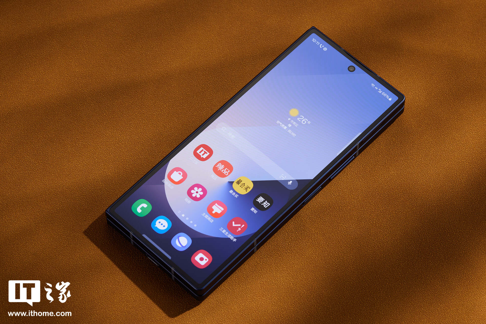 三星 W25 折疊手機曝料：500 萬屏下攝像頭、10 毫米厚度、8 英寸內屏，9 月底發布