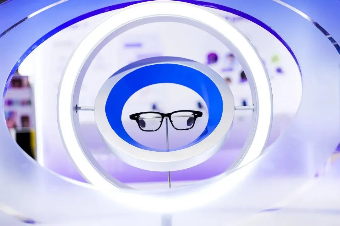 阿里巴巴首款自研智能眼鏡正式亮相